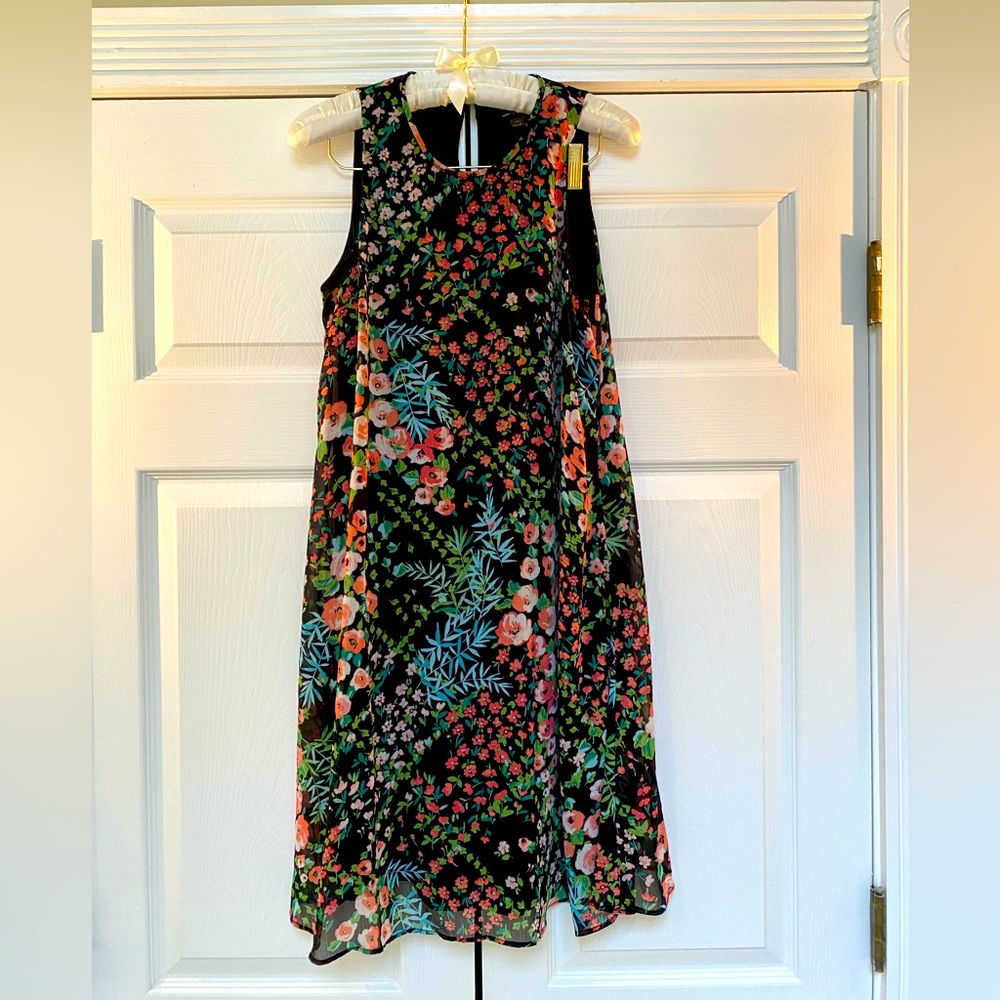 Tommy Hilfiger Flowered Shift Dress.  Size 8